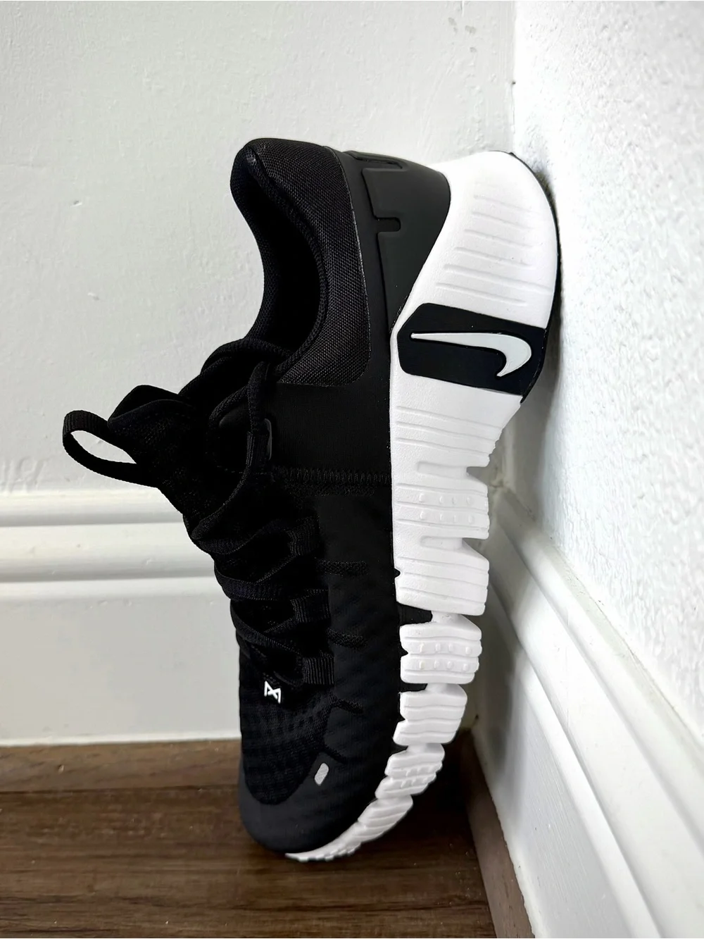 NEW Nike Free Metcon 5 Black White Anthracite DV3949-001 Women’s 9.5